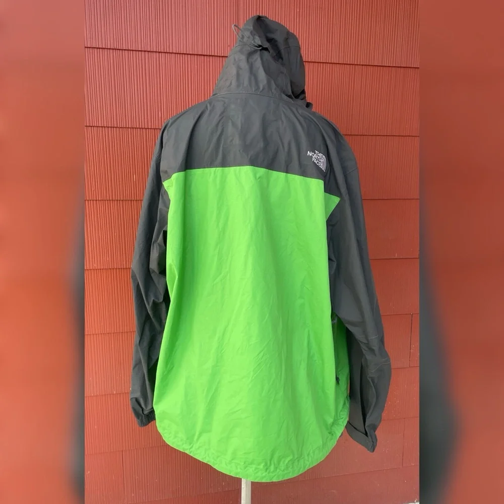 The North Face HyVent 2.5L Men's Rain Jacket Hooded Two Tone Lime Green Raincoat - Picture 2 of 5